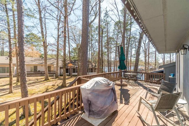 21 San Vincente Place, Hot Springs Village, AR 71909