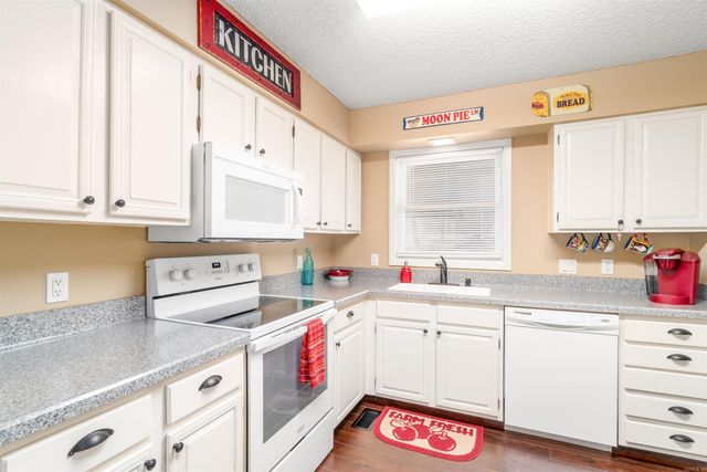 21 San Vincente Place, Hot Springs Village, AR 71909