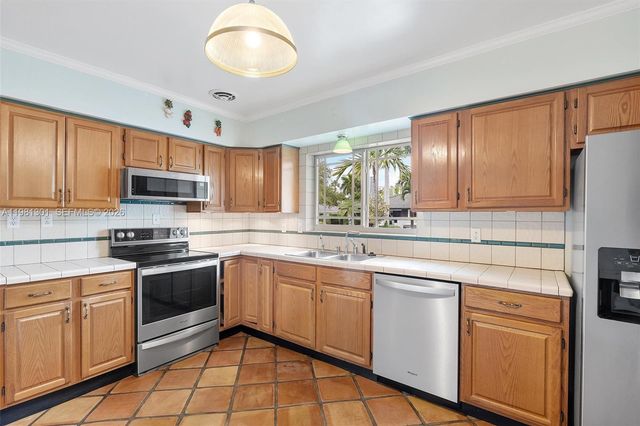 300 187th St, Sunny Isles Beach, FL 33160