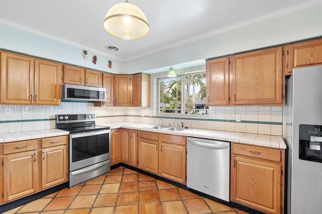 300 187th St, Sunny Isles Beach, FL 33160