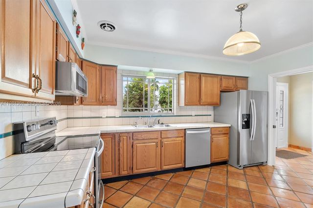 300 187th St, Sunny Isles Beach, FL 33160