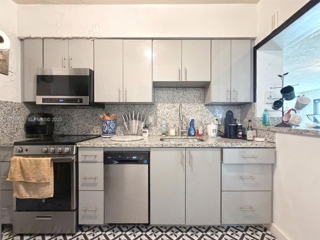 3630 NW 4th Ter, Miami, FL 33125