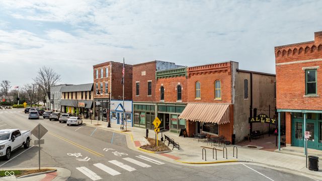 105 Thomas Point Drive, Fortville, IN 46040