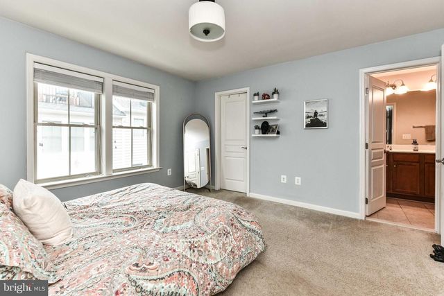 2505 S KENMORE CT, Arlington, VA 22206