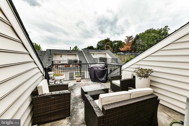 2505 S KENMORE CT, Arlington, VA 22206