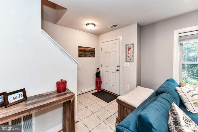 2505 S KENMORE CT, Arlington, VA 22206