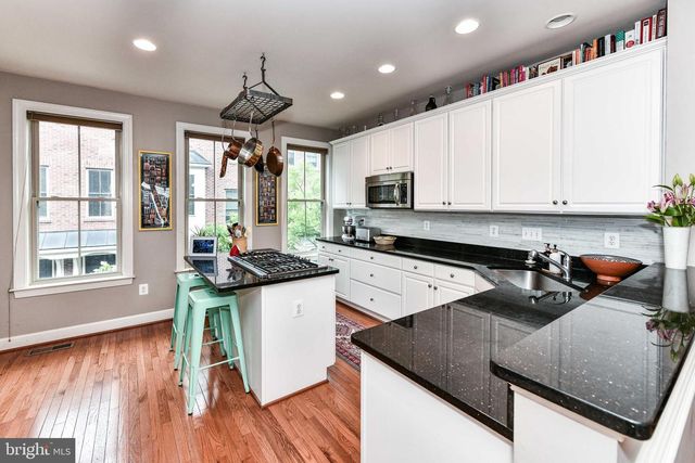 2505 S KENMORE CT, Arlington, VA 22206