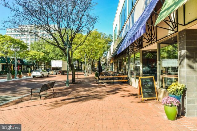 2505 S KENMORE CT, Arlington, VA 22206