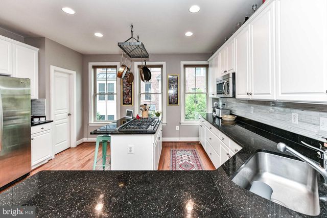 2505 S KENMORE CT, Arlington, VA 22206