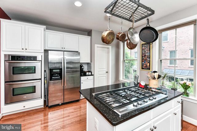 2505 S KENMORE CT, Arlington, VA 22206