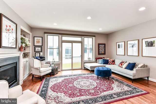 2505 S KENMORE CT, Arlington, VA 22206