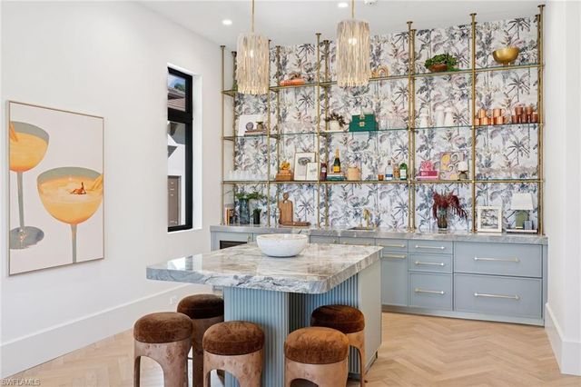 1990 7th ST S, Naples, FL 34102