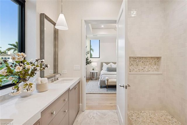 1990 7th ST S, Naples, FL 34102