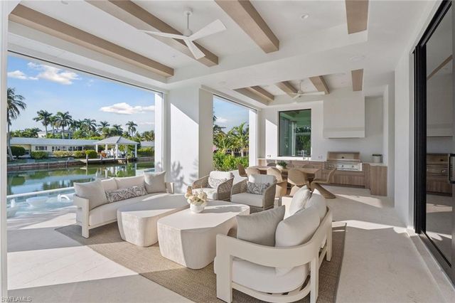 1990 7th ST S, Naples, FL 34102