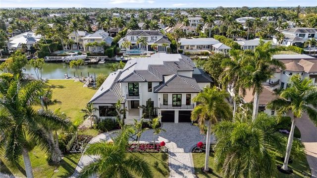 1990 7th ST S, Naples, FL 34102