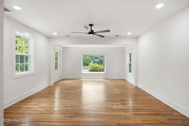 2113 Princess Place Drive, Wilmington, NC 28405