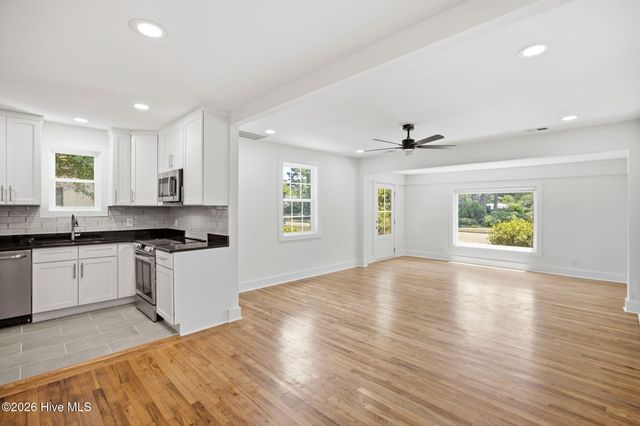 2113 Princess Place Drive, Wilmington, NC 28405