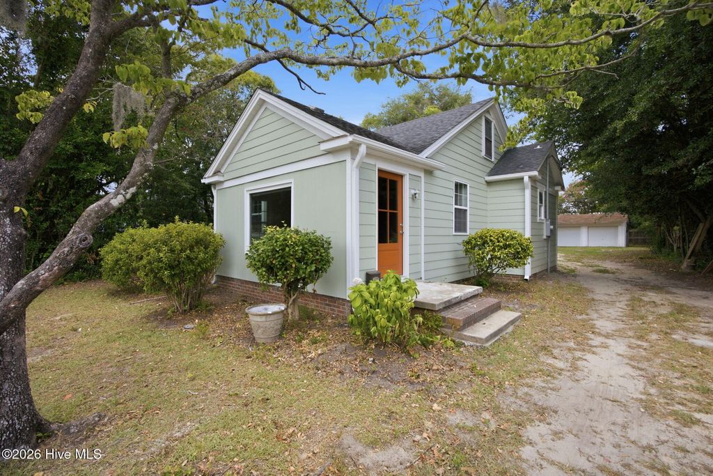 2113 Princess Place Drive, Wilmington, NC 28405