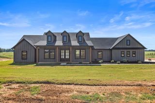 990 Dixie Estates Way, Whitesboro, TX 76273