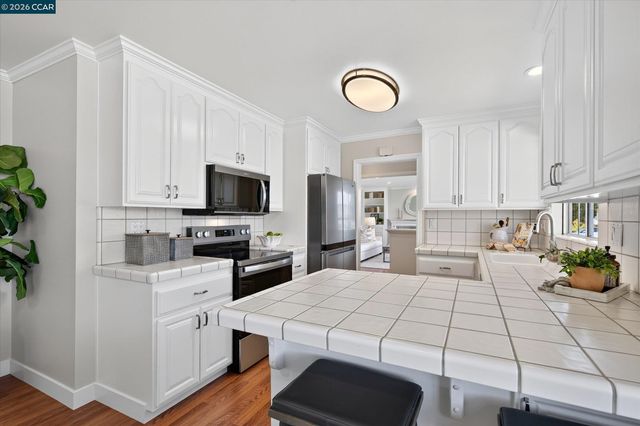 38675 Alma St, Fremont, CA 94536