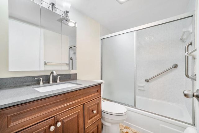 400 VILLAGE GREEN Circle W 102, Palm Springs, FL 33461