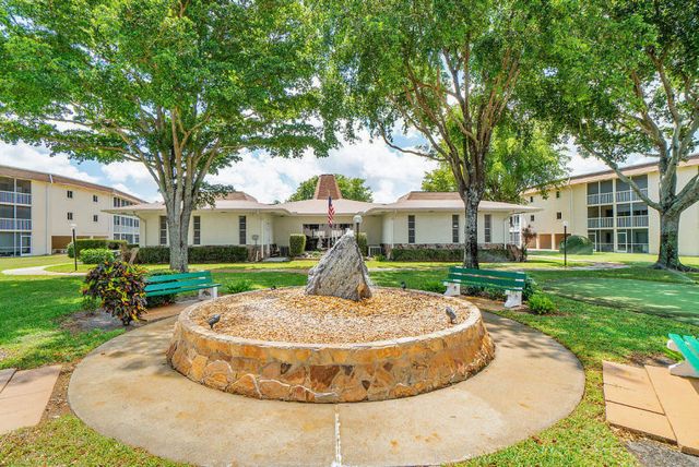 400 VILLAGE GREEN Circle W 102, Palm Springs, FL 33461