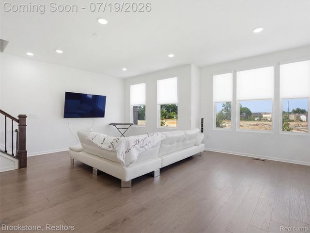 43160 Atwood Avenue, Novi, MI 48375