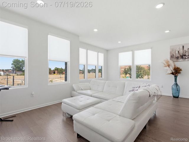 43160 Atwood Avenue, Novi, MI 48375