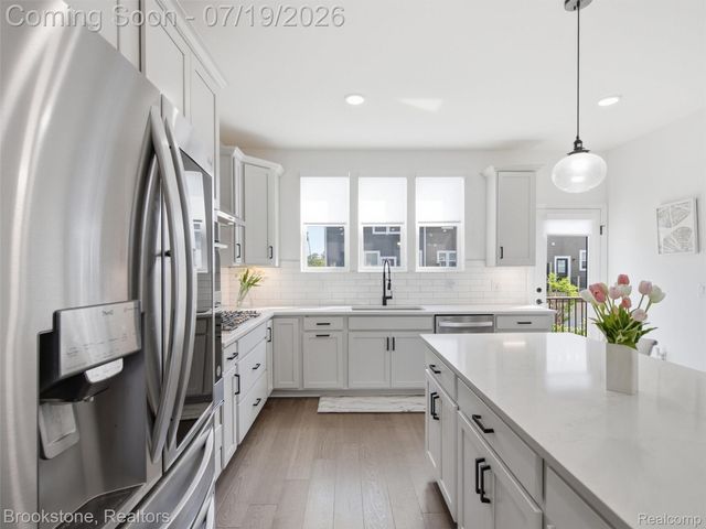 43160 Atwood Avenue, Novi, MI 48375