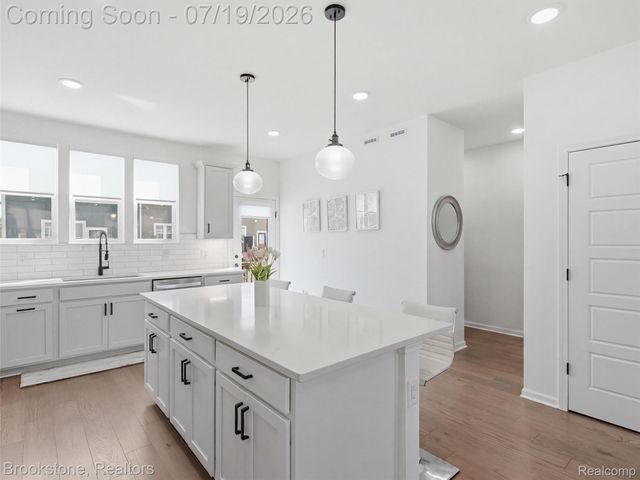 43160 Atwood Avenue, Novi, MI 48375