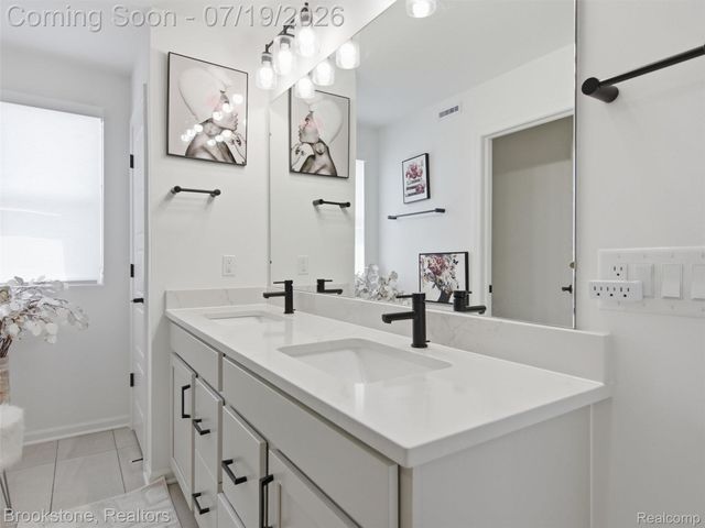 43160 Atwood Avenue, Novi, MI 48375
