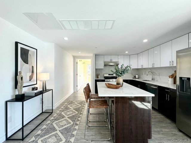 65-18 Austin St, Rego Park, NY 11374