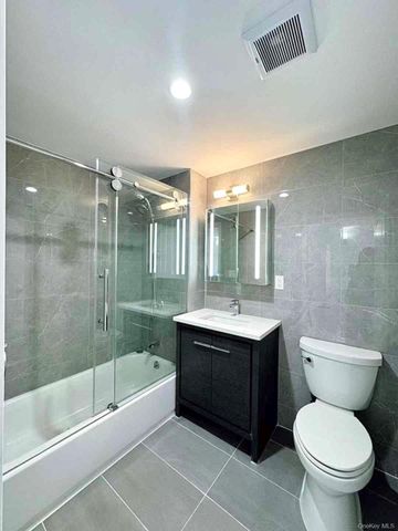 65-18 Austin St, Rego Park, NY 11374