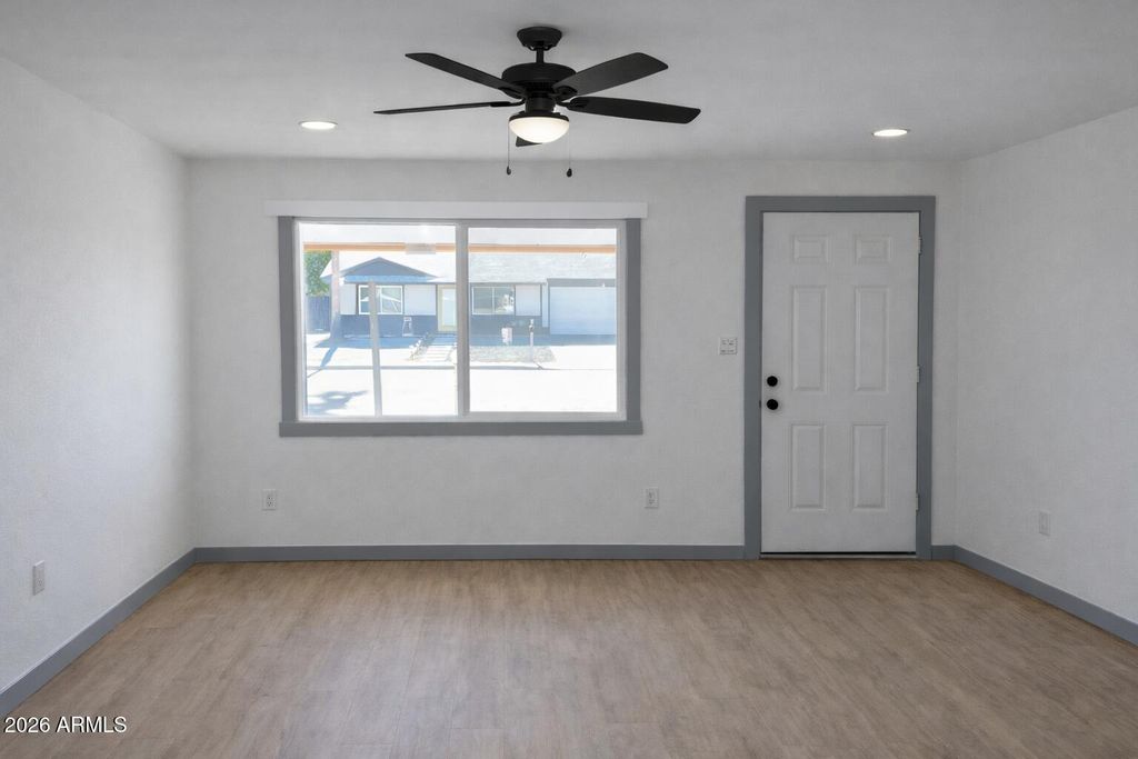 Image 3 of property listing at 3436 E ACOMA Drive, Phoenix, AZ 85032