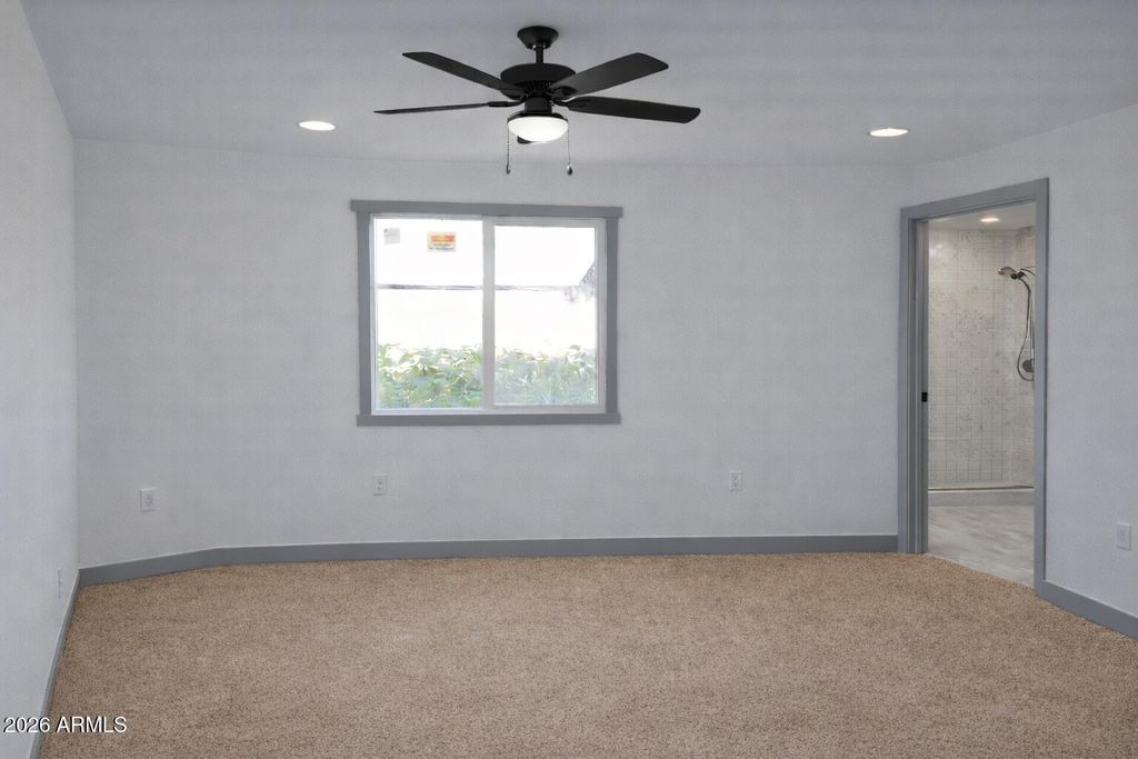 Image 4 of property listing at 3436 E ACOMA Drive, Phoenix, AZ 85032