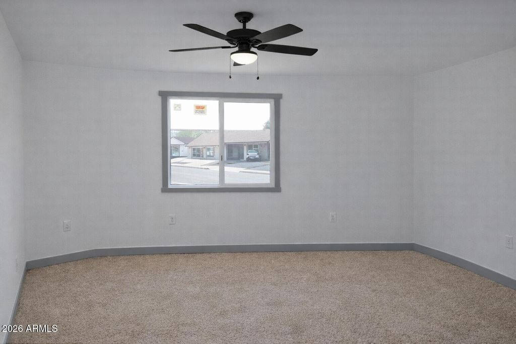 Image 5 of property listing at 3436 E ACOMA Drive, Phoenix, AZ 85032