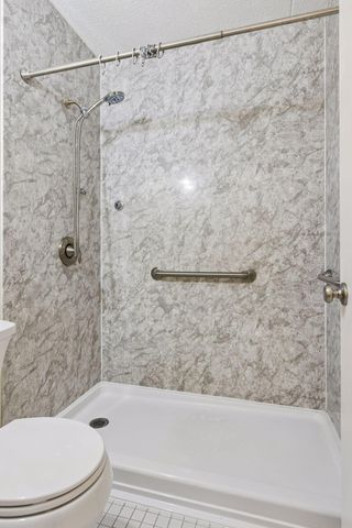 10531 Cedar Lake Road 415, Minnetonka, MN 55305