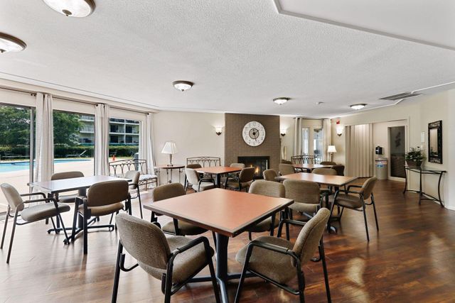 10531 Cedar Lake Road 415, Minnetonka, MN 55305