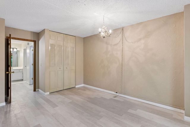 10531 Cedar Lake Road 415, Minnetonka, MN 55305