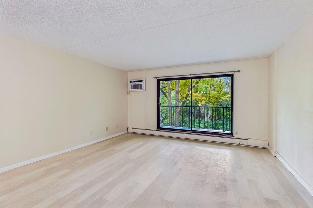 10531 Cedar Lake Road 415, Minnetonka, MN 55305 — photo 5