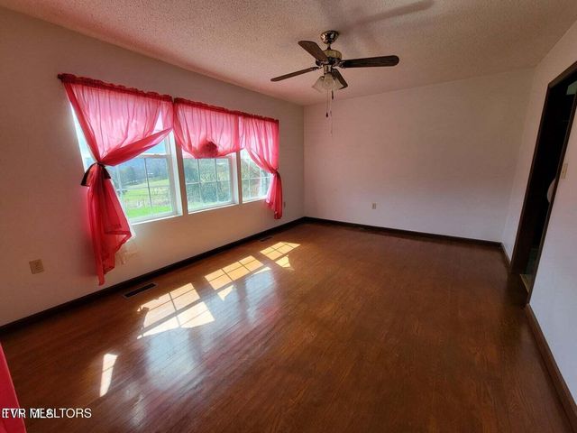 183 Rough House Hollow Road, Mooresburg, TN 37811