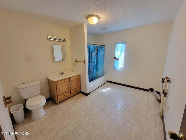 183 Rough House Hollow Road, Mooresburg, TN 37811