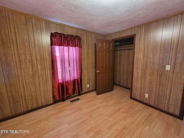 183 Rough House Hollow Road, Mooresburg, TN 37811