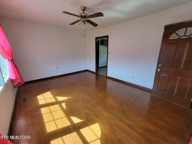 183 Rough House Hollow Road, Mooresburg, TN 37811