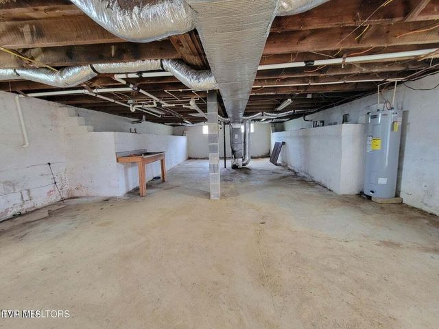 183 Rough House Hollow Road, Mooresburg, TN 37811