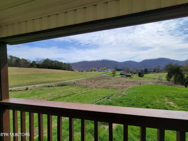 183 Rough House Hollow Road, Mooresburg, TN 37811