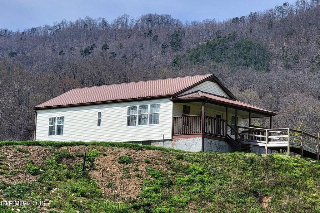 183 Rough House Hollow Road, Mooresburg, TN 37811