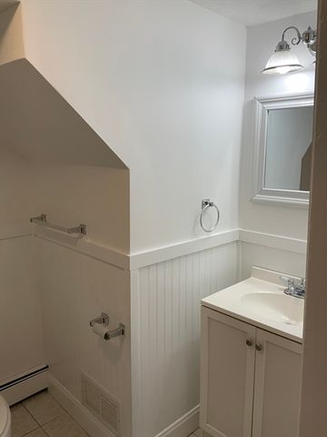 27 Jenkins St, Boston, MA 02127