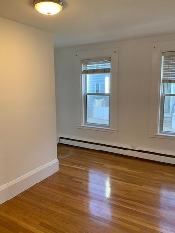 27 Jenkins St, Boston, MA 02127