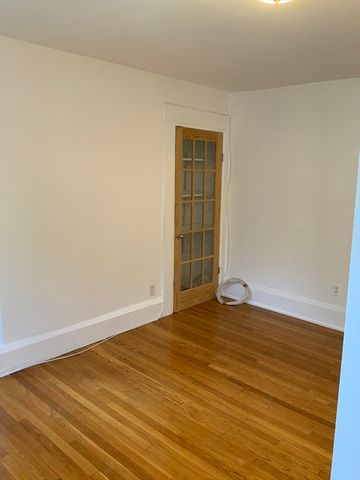 27 Jenkins St, Boston, MA 02127